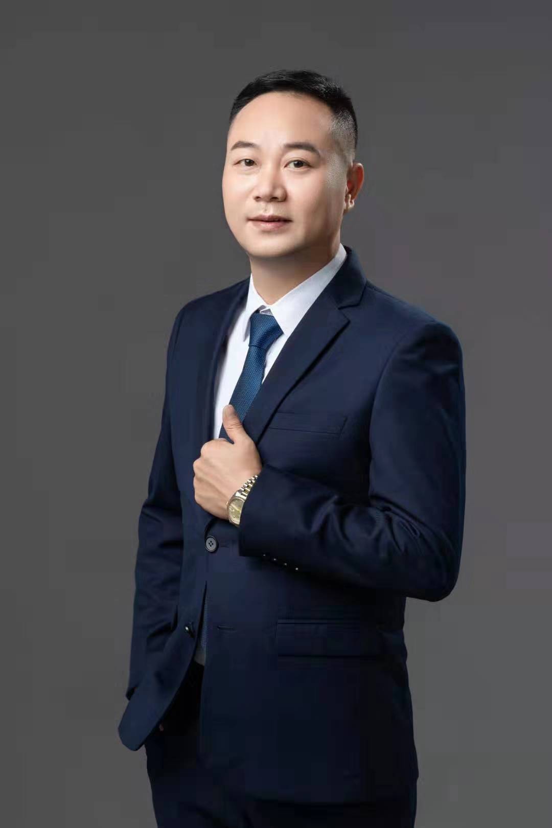 参加工作以来,一贯从事现场施工和技术管理,历任施工队队长,项目经理